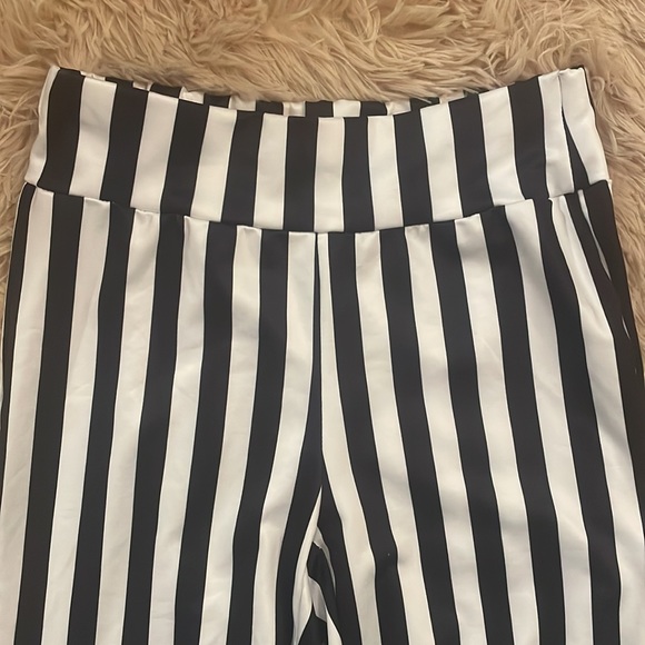 Women’s 2 Piece Black & White Long-sleeve Cardigan & Flared Jegging! - Picture 7 of 11